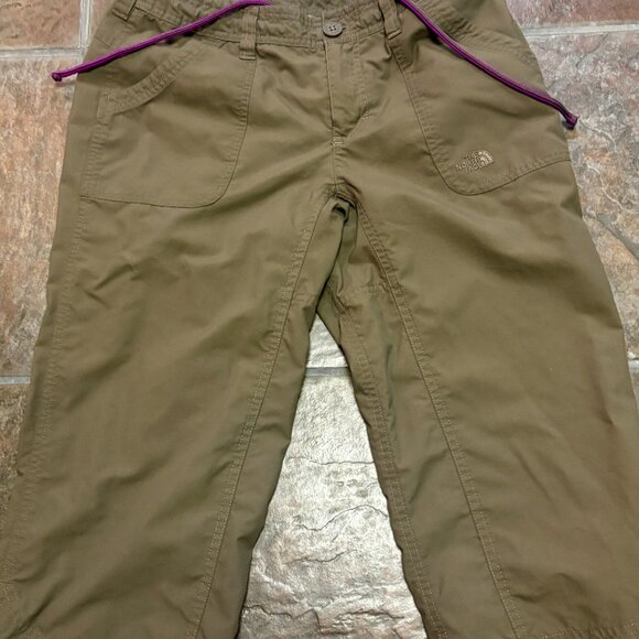 ~~The North Face Nylon Green Bermuda Long Capri Shorts Womens Tag 4  ********SIZ - Picture 2 of 5